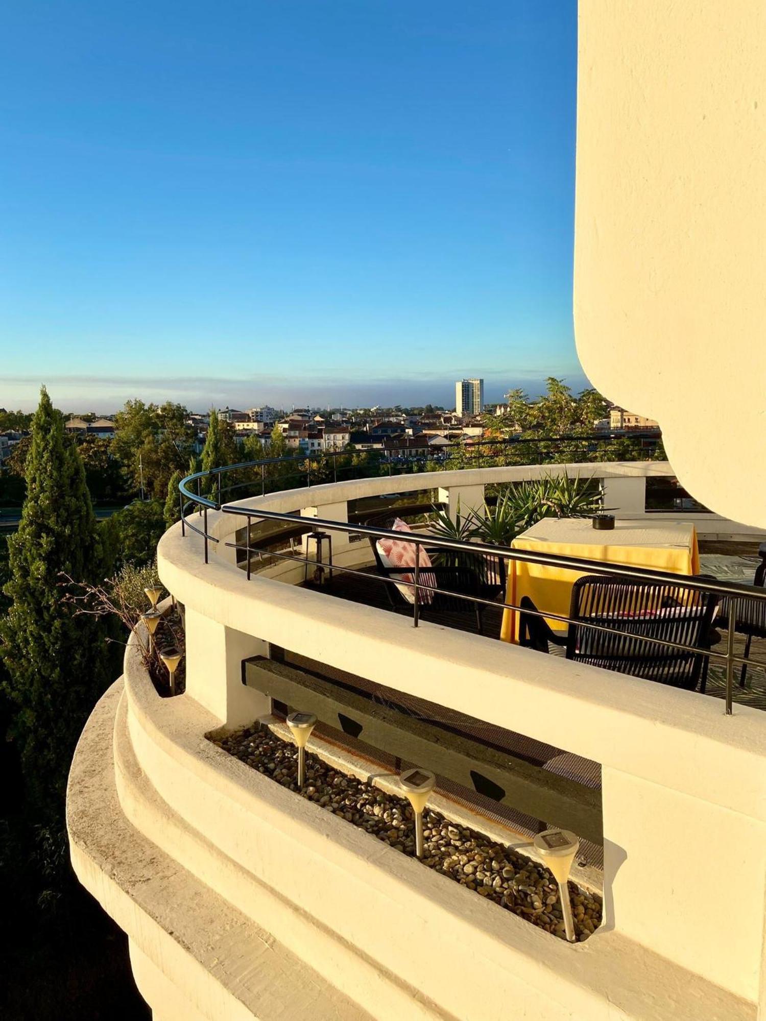 Quand La Ville Dort Agen Bagian luar foto