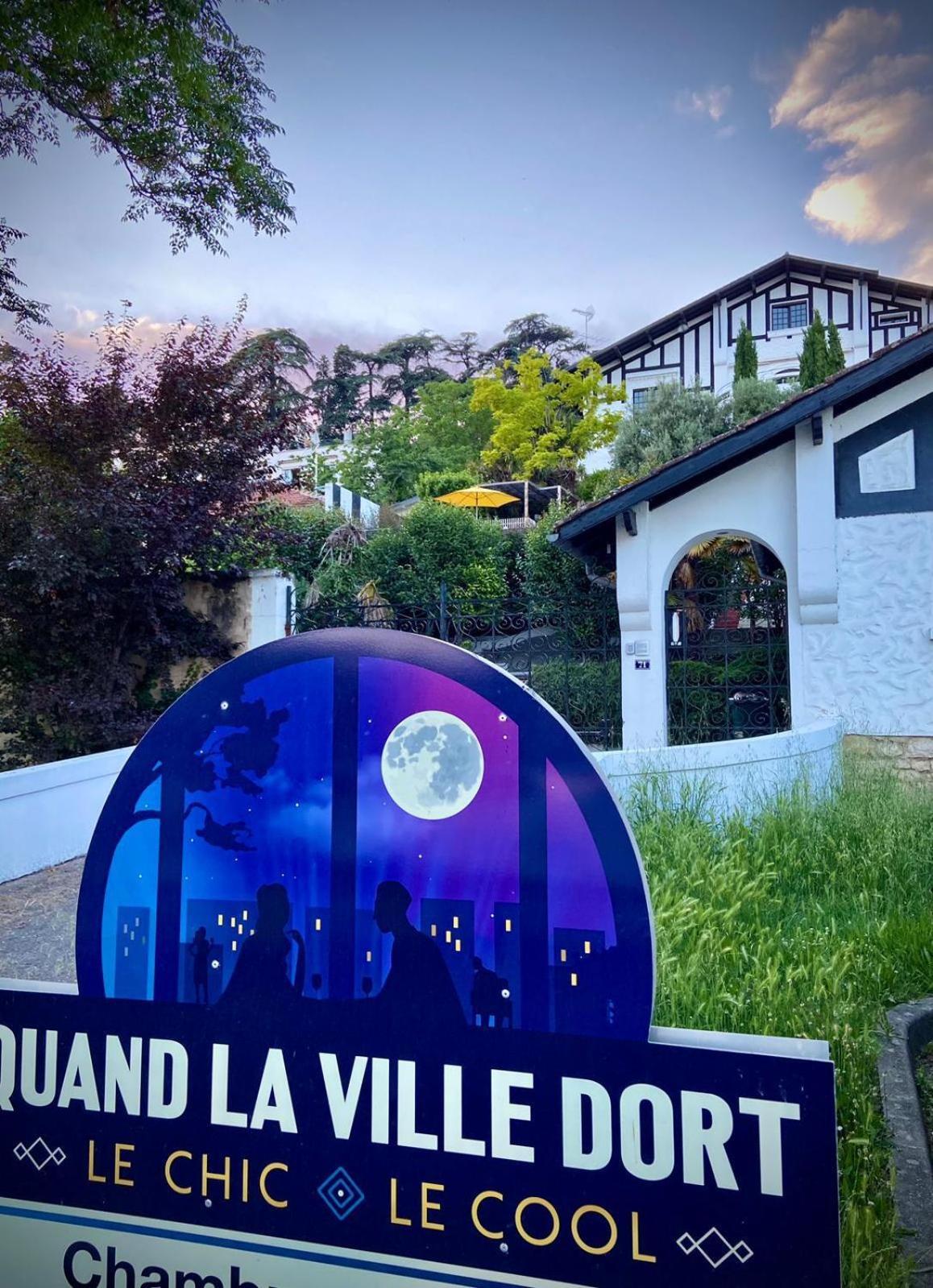 Quand La Ville Dort Agen Bagian luar foto